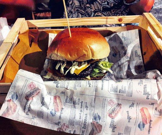 Rosso Hamburgheria Mediterranea