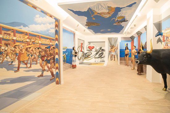 Minoan's World