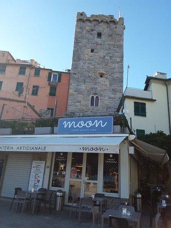 Bar Moon