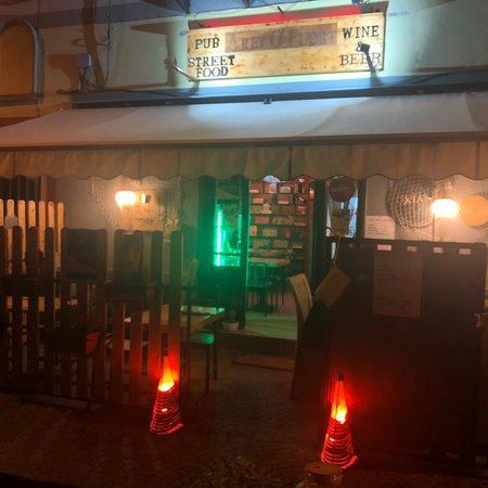 Aret O Puort Pub