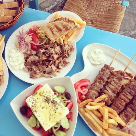 Sakis Grill House