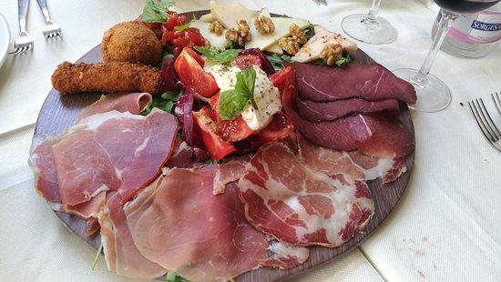 Leone Rosso Café