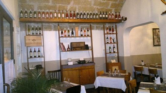 Friend's Bar