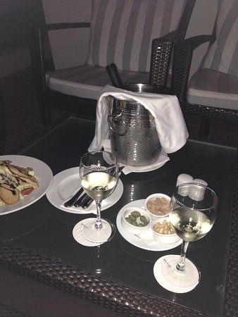Alia Lounge & Bar